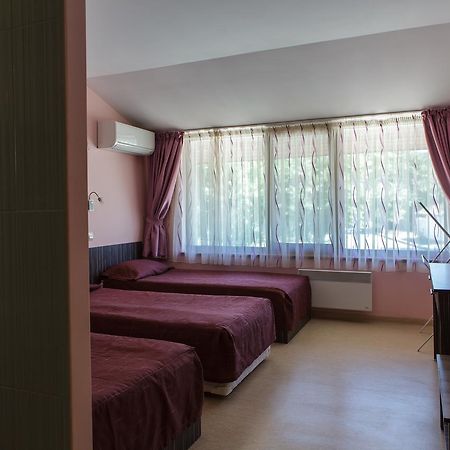 Family Hotel Kipra Exterior foto